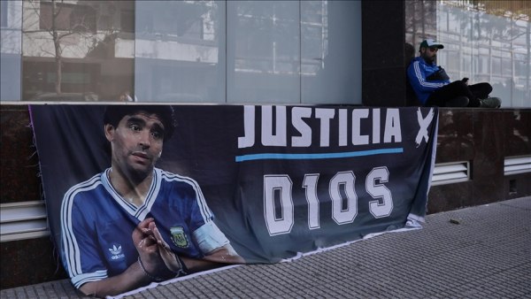 Στο εδώλιο για τον θάνατο του Μαραντόνα – Επτά επαγγελματίες υγείας κατηγορούνται για ανθρωποκτονία