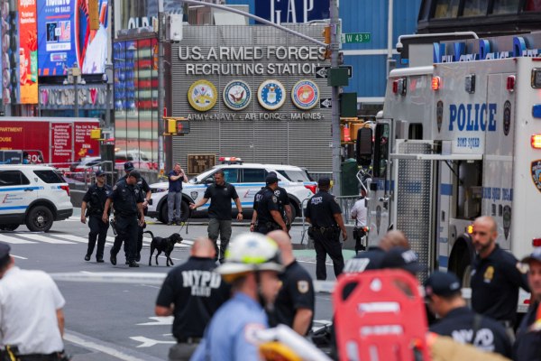 Λήξη συναγερμού στην Νέα Υόρκη: Ξανάνοιξε η Times Square, μετά από έρευνες για βόμβα
