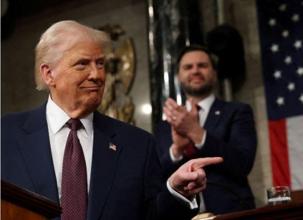 Ο Τραμπ κλιμακώνει τη διαμάχη με Κογκρέσο – Θα ακυρώσει δαπάνες 5 δισ. δολάρια