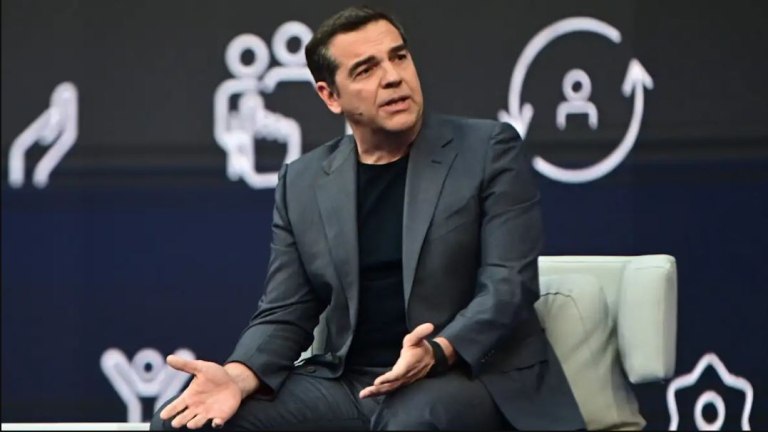 Το ΕΣΥ διασωληνωμένο, οι διακοπές λόγω ακρίβειας είδος απαγορευμένο, του Μητσοτάκη δεν ιδρώνει το αυτί, αλλά του γυρίζει το μάτι που ο Τσίπρας πεθύμησε την ενεργό πολιτική