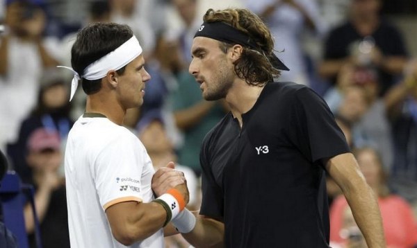 «Λύγισε» μετά από 4,5 ώρες ο Τσιτσιπάς και αποκλείστηκε από το US Open