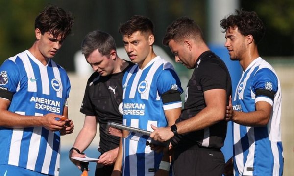 Αγωνίστηκαν με τη δεύτερη ομάδα της Μπράιτον οι Κωστούλας και Τζίμας