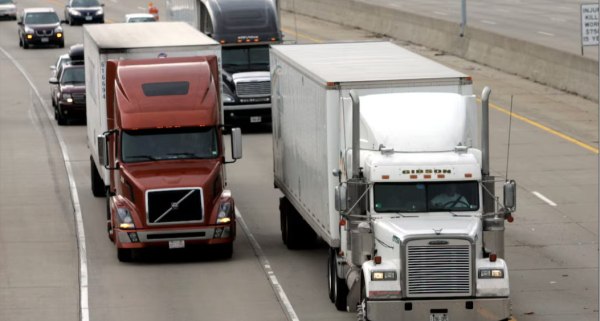 Οι ΗΠΑ αναστέλλουν τη χορήγηση βίζας σε ξένους οδηγούς φορτηγών – «Θέτουν σε κίνδυνο τη ζωή Αμερικανών»