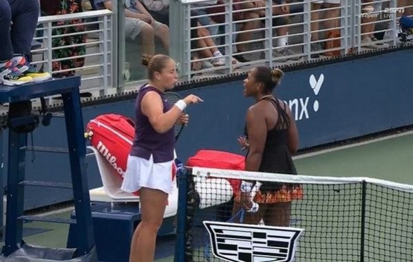 Χαμός με Οσταπένκο – Τάουνσεντ στο US Open: «Είσαι αμόρφωτη» –  Κατηγορείται για ρατσισμό η Λετονή (vids)