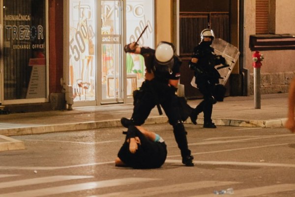 Σερβία: Βίαια επεισόδια σε αντικυβερνητικές διαδηλώσεις για 5η συνεχόμενη νύχτα