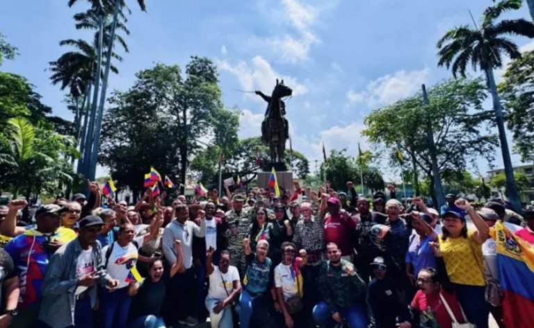 Βενεζουέλα: Πολεμικό κλίμα με εκστρατεία στρατολόγησης των πολιτών για στρατιωτική αντιπαράθεση με τις ΗΠΑ