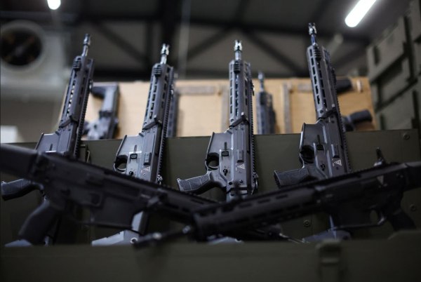 Ευρώπη: Η στρατιωτική βιομηχανική παραγωγή για την Ουκρανία ξεπερνά την αμερικανική [γράφημα]