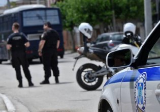 Ζεφύρι: Συμπλοκή με έναν τραυματία και μία σύλληψη – Στις φλόγες ένας ΙΧ