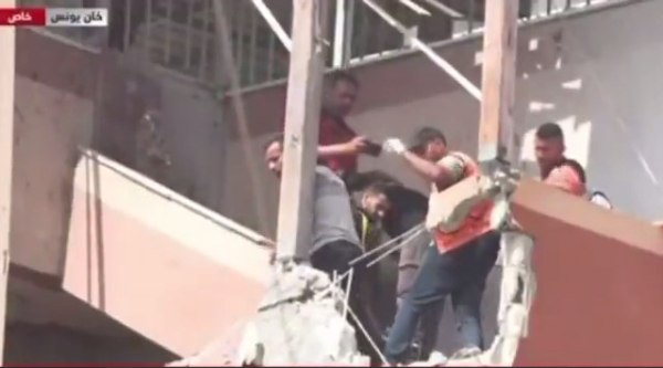 Γάζα: Ισραηλινή επίθεση στο νοσοκομείο Νάσερ – Τουλάχιστον 15 νεκροί ανάμεσά τους 4 δημοσιογράφοι