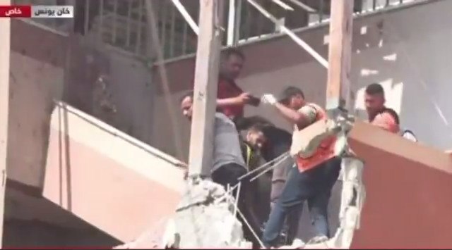 Γάζα: Ισραηλινή επίθεση στο νοσοκομείο Νάσερ – Τουλάχιστον 15 νεκροί ανάμεσά τους 4 δημοσιογράφοι