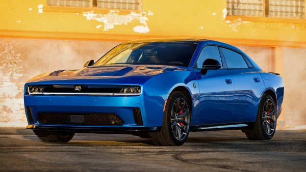 Απίστευτο: Έκοψαν κλήση για… εξάτμιση σε ηλεκτρικό αυτοκίνητο