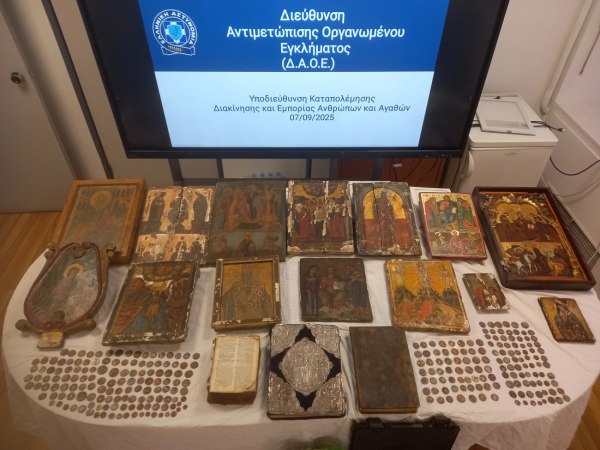 Καλάβρυτα: Τα κειμήλια που ήθελε να πουλήσει ο ηγούμενος – Πώς λειτουργούσε η σπείρα που εξάρθρωσε η ΕΛ.ΑΣ.