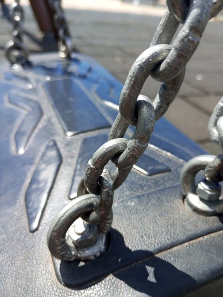 Απίστευτο: Αφαίρεσαν παξιμάδι ασφαλείας από κούνια σε παιδική χαρά-Οργισμένη ανακοίνωση Δήμου Πολυγύρου