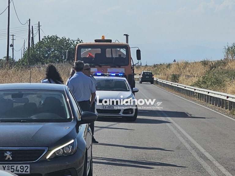 Καμένα Βούρλα: Ξέσπασε φωτιά, σηκώθηκαν τρία εναέρια