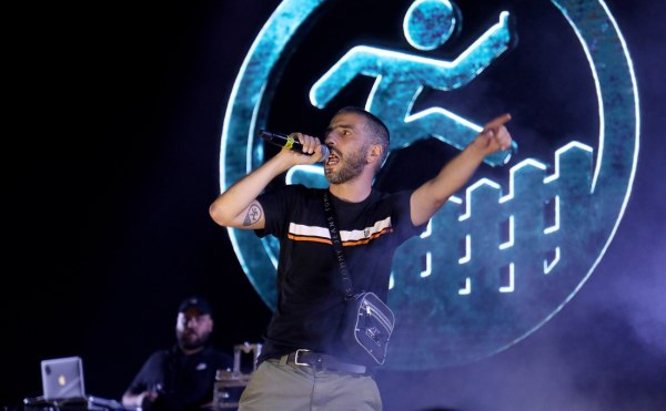 Η πόλη του, Θεσσαλονίκη: Ο ΛΕΞ ανακοίνωσε συναυλία στην συμπρωτεύουσα – Χιλιάδες περιμένουν για ένα εισιτήριο