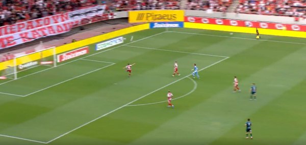 Ευκαιρία για τον Λεβαδειακό – Ο Μουζακίτης έδιωξε πριν η μπάλα περάσει την γραμμή (vid)