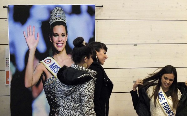 Νέο βιβλίο προκαλεί σάλο – Πρώην διαγωνιζόμενες των καλλιστείων Μις Γαλλία μιλάνε για σεξουαλική κακοποίηση