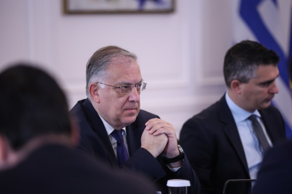 Θεοδωρικάκος: «Οι έλεγχοι θα συνεχιστούν, δεν είναι διαπραγματεύσιμο» – Τι λέει για τα πρόστιμα 2,2 εκατ. ευρώ