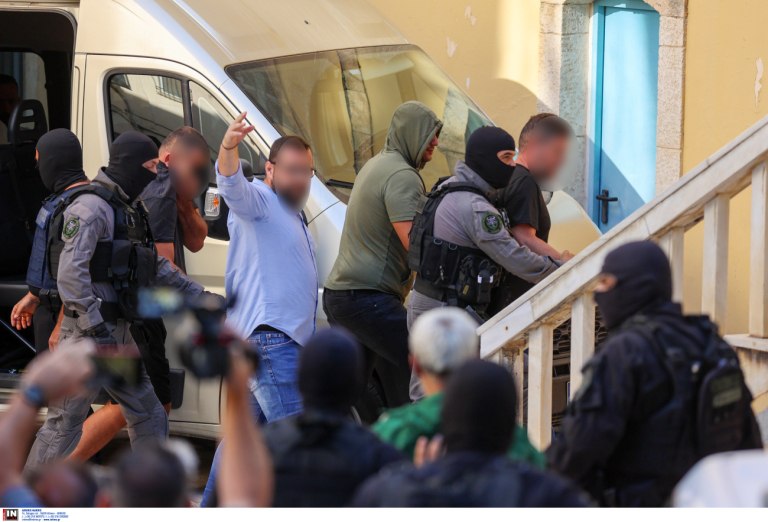 Κρητική μαφία: Η οργάνωση και η δομή της οργάνωσης – Αρχηγοί, υπαρχηγοί, «street dealers» και… ένστολοι