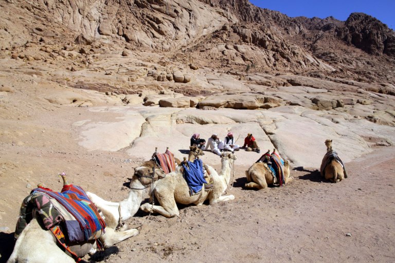 Αίγυπτος: Από ιερός τόπος, πολυτελές τουριστικό θέρετρο – Το Όρος Σινά στο επίκεντρο μιας ανίερης διαμάχης