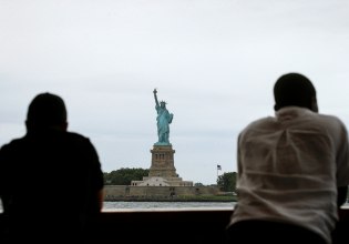 Όταν η πολιτική καταρρέει, ξυπνά η φιλοσοφία: Ο Μάικλ Τζ. Σάντελ για τον ιδεολογικό έλεγχο των πανεπιστημίων