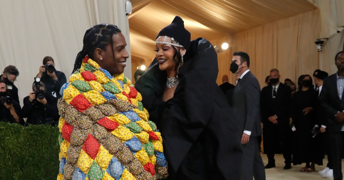 Τι έκρυβαν τα κοστούμια που φορούσε ο A$AP Rocky κατά τη διάρκεια της δίκης του;