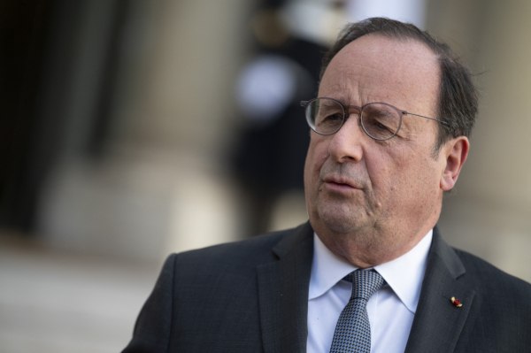 Γαλλία: Ο πρώην πρόεδρος Φρανσουά Ολάντ τάσσεται υπέρ της φορολόγησης του μεγάλου πλούτου