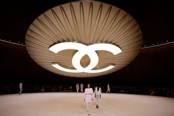 Ποιος είναι ο Άρθουρ Χάιλμπρον ο 38χρονος κληρονόμος της δυναστείας της Chanel;