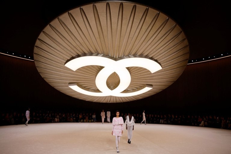 Ποιος είναι ο Άρθουρ Χάιλμπρον ο 38χρονος κληρονόμος της δυναστείας της Chanel;