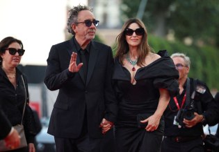 Έρωτας ήταν και πάει: Η Μόνικα Μπελούτσι και ο Τιμ Μπάρτον χώρισαν