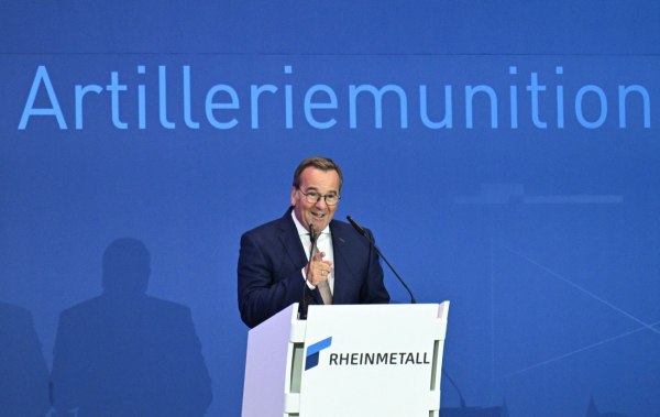 Γερμανία: Επικρίνει τις δηλώσεις της φον ντερ Λάιεν για αποστολή στρατευμάτων στην Ουκρανία