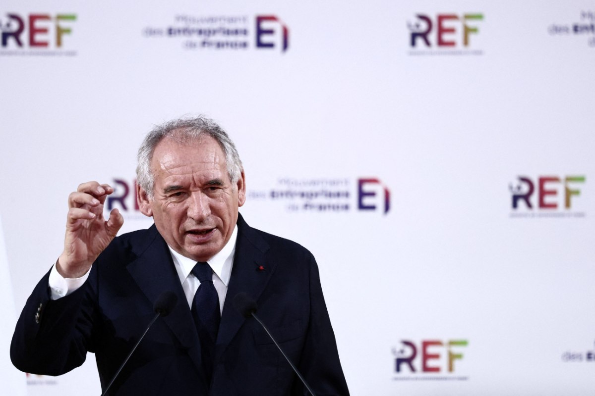 Γαλλία: Μπαράζ συναντήσεων του Μπαϊρού πριν από την ψήφο εμπιστοσύνης – Έχει ελπίδες;