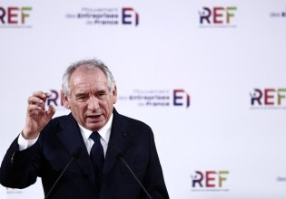 Γαλλία: Μπαράζ συναντήσεων του Μπαϊρού πριν από την ψήφο εμπιστοσύνης – Έχει ελπίδες;