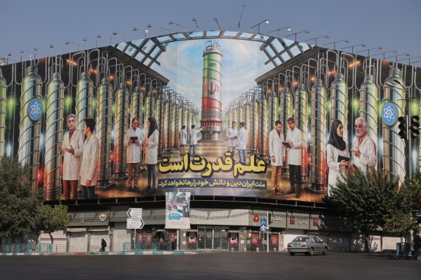 Το Ιράν θα δεχτεί περιορισμούς στο πυρηνικό πρόγραμμα με ένα αντάλλαγμα – Τι ζητεί η Τεχεράνη