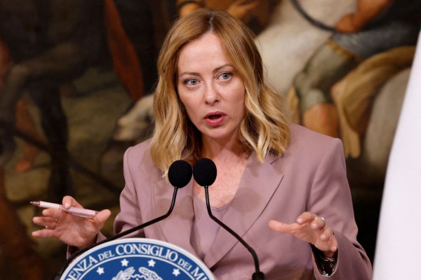 Μελόνι: Προβοκατόρικη τοποθέτηση για τη δολοφονία Κερκ – «Προσπαθεί να δηλητηριάσει το πολιτικό κλίμα»