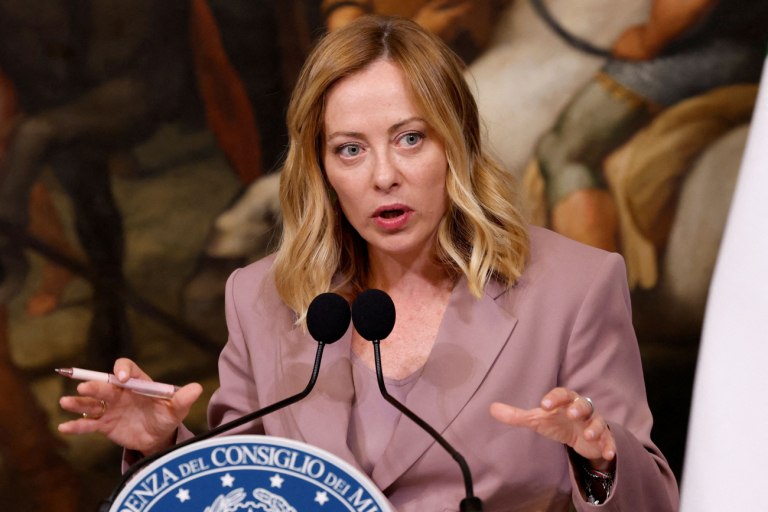 Μελόνι: Προβοκατόρικη τοποθέτηση για τη δολοφονία Κερκ – «Προσπαθεί να δηλητηριάσει το πολιτικό κλίμα»