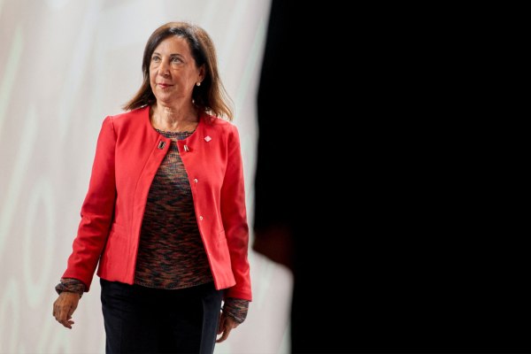 Παρεμβολές στο GPS του αεροσκάφους που μετέφερε την υπ. Άμυνας της Ισπανίας