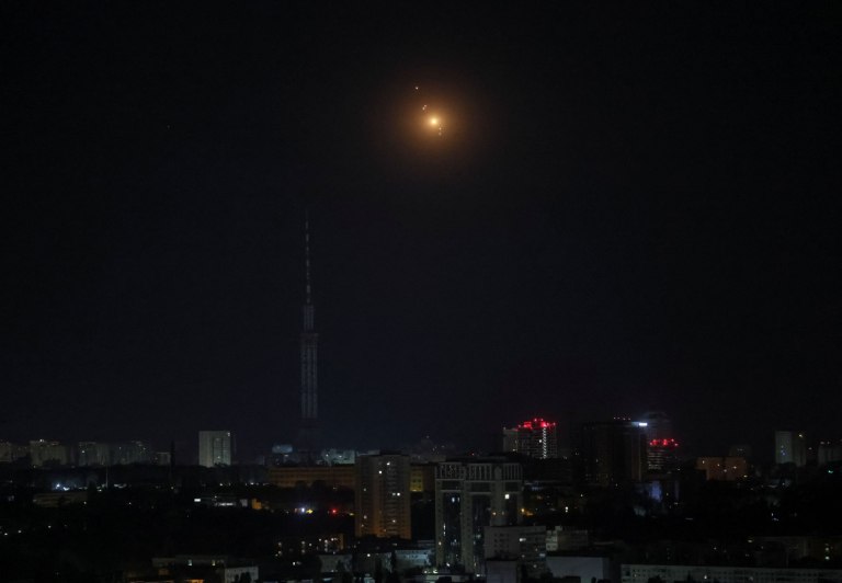 Ουκρανία: Ένας νεκρός από ρωσική επίθεση στο Κίεβο – 3 τραυματίες στη Ρωσία μετά από επιδρομή ουκρανικών drone