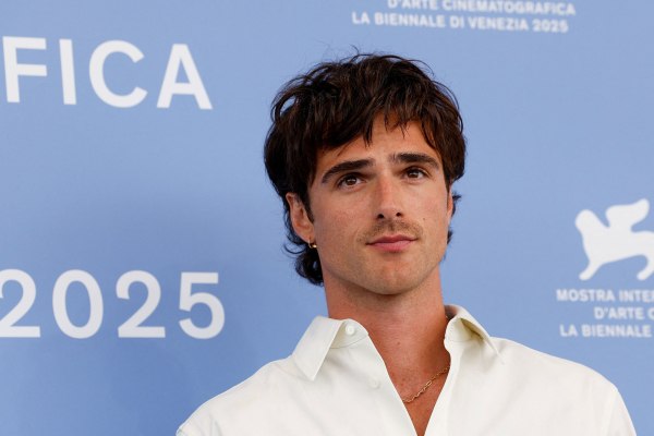 «Μη μου λες τι να κάνω» – Ο Τζέικομπ Ελόρντι λογομαχεί με υπεύθυνο του Φεστιβάλ Κινηματογράφου της Βενετίας