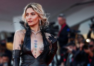 «Μη λες ψέματα»: Η Πάρις Τζάκσον επιτίθεται στον Κόλμαν Ντομίνγκο για τη «γεμάτη ανακρίβειες» βιογραφία του Μάικλ