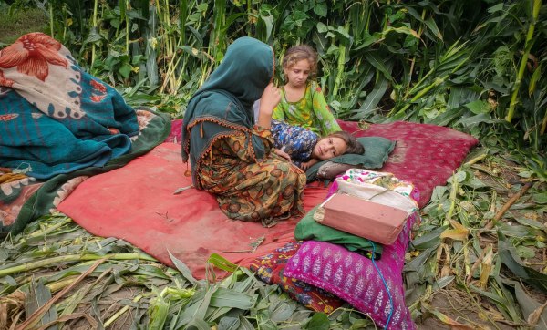 Σεισμός στο Αφγανιστάν: Ο σεισμός χτύπησε δύο φορές, πρώτα τα σπίτια και μετά τις γυναίκες