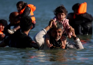 Βρετανία-Γαλλία: Περισσότεροι από 1.000 μετανάστες διέσχισαν τη Μάγχη μέσα σε μία μέρα