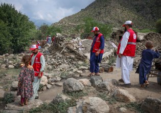 Αφγανιστάν: Μειώνονται οι ελπίδες για ανεύρεση επιζώντων μετά τον σεισμό – Πολλοί οι εγκλωβισμένοι