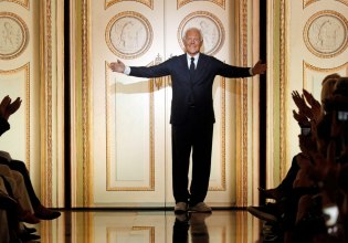 Η αγάπη του Αρμάνι για τη Νάπολι και μια φανέλα στη μνήμη του… Μαραντόνα