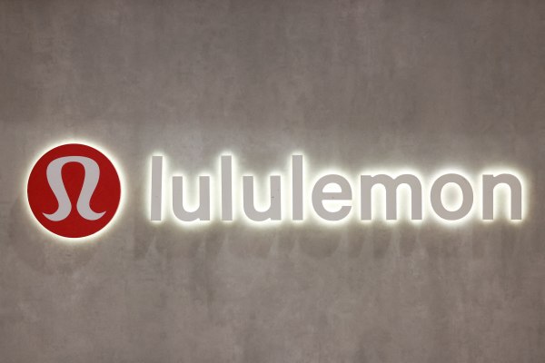 Πού θα φτάσει ο κατήφορος της Lululemon