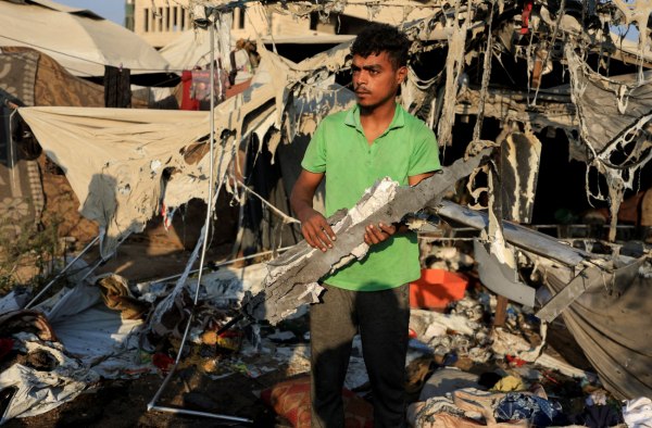 Ισραήλ: «Εξαφανίζοντας γειτονιές» – Ισοπεδώνει την πόλη της Γάζας, 19 νεκροί μετά από ολονύχτιες επιθέσεις