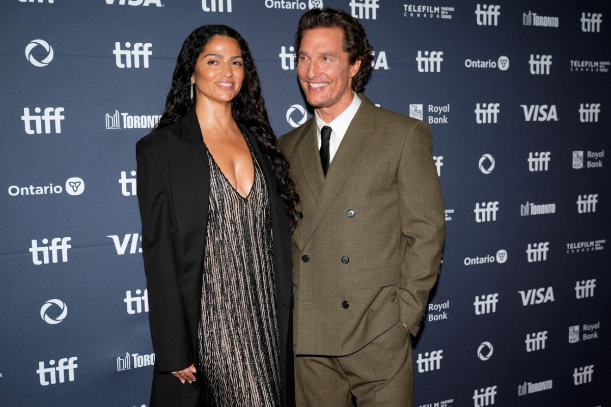 Το κρεβάτι κάνει τη διαφορά: Ο Μάθιου ΜακΚόναχι αποκαλύπτει το μυστικό του ευτυχισμένου γάμου του