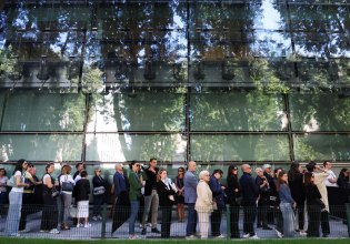 Τζόρτζιο Αρμάνι: Σε λαϊκό προσκύνημα η σορός του στο Μιλάνο