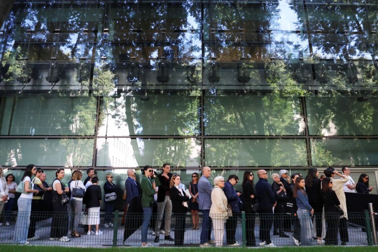 Τζόρτζιο Αρμάνι: Σε λαϊκό προσκύνημα η σορός του στο Μιλάνο