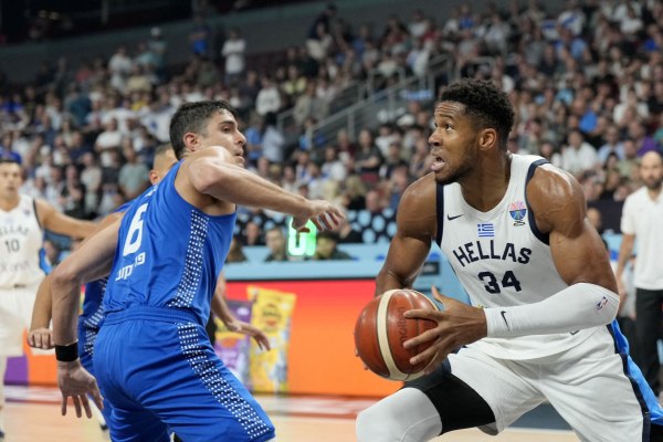 Φανταστικός ο Γιάννης κόντρα στο Ισραήλ – Ηγέτης της εθνικής μας με 21 πόντους στο ημίχρονο (pic, vids)